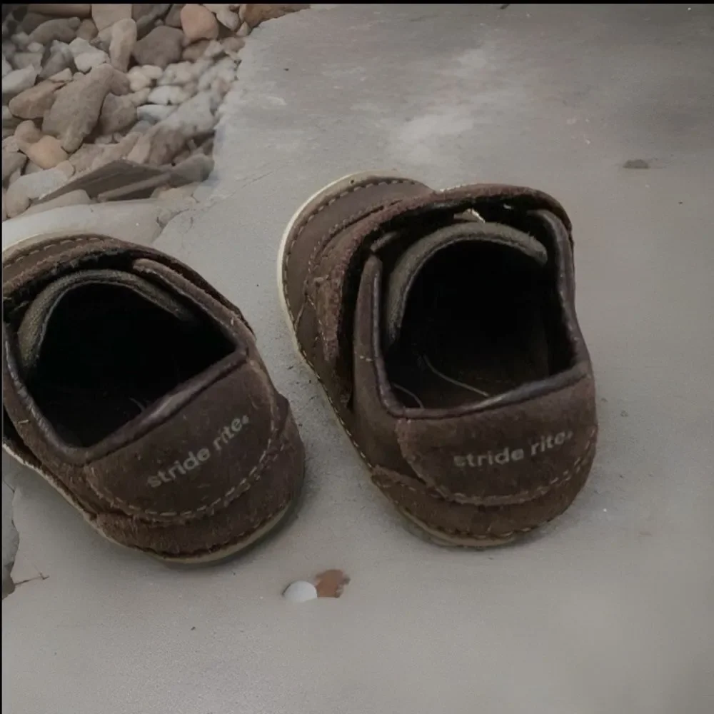 Stride Rite Brown Kids Shoes larger Velcro